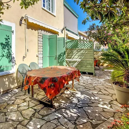 Apartment 1 Bedroom In